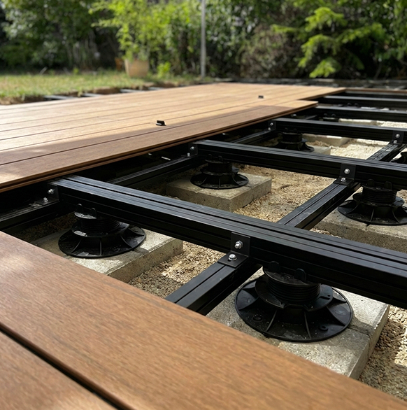 pose terrasse composite sur lambourdes alu